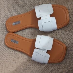 Ladies sandals